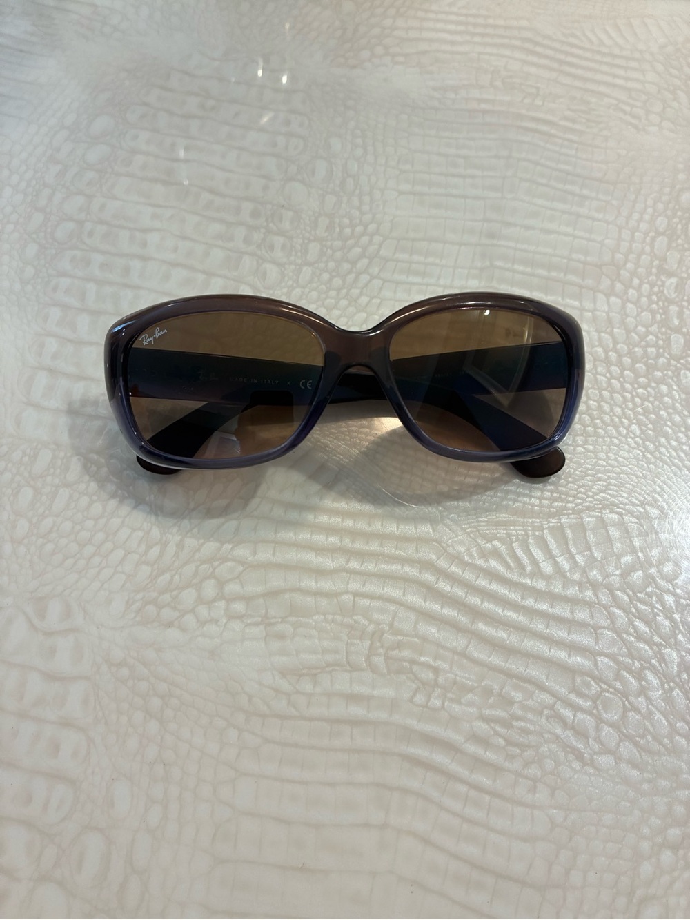 Ray-Ban Women’s Brown Oval Sunglasses with Brown Lenses made in Italy. - Picture 3 of 12